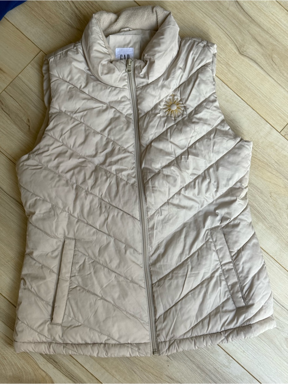 GAP Women's Cream Quilted Puffer Vest